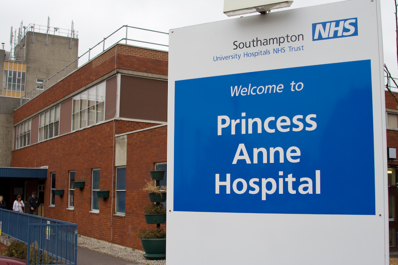 Princess Anne Hospital où Oscar est né, le 01 octobre 2007 à 0.33...