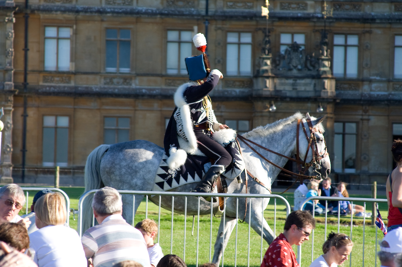 Cavalier devant le chateau