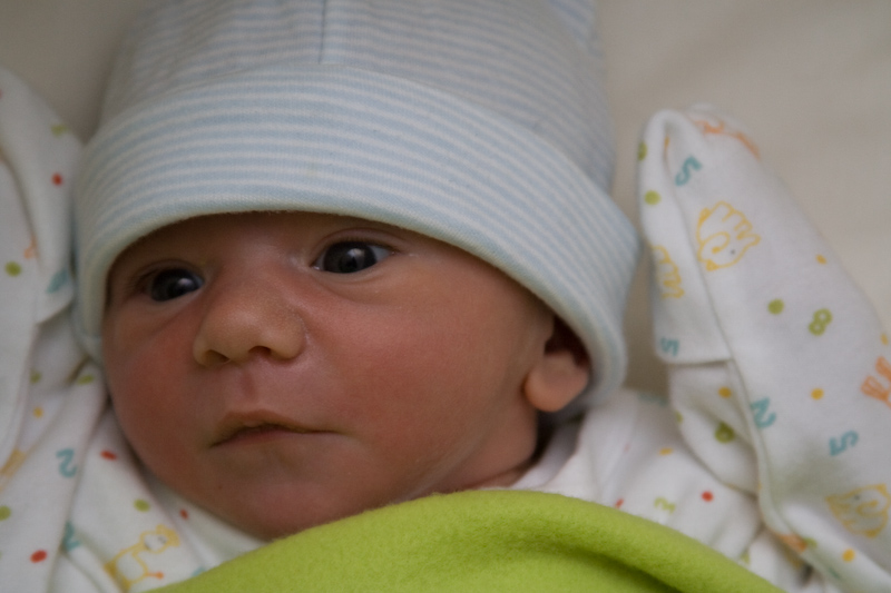 Notre petit bonhomme découvrant le monde autour de lui...