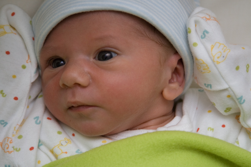 Notre petit bonhomme découvrant le monde autour de lui...