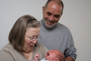 Grand-parents avec Oscar... Grand échange de sourires...