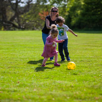 Henley-on-Thames - 01 June 2013 / Jess playing with Oscar and Alana