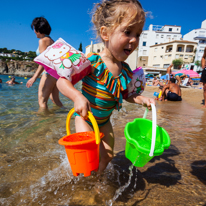 Calella de Palafrugell - 31 August 2013 / Alana emptying the see from its water...