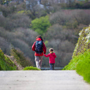 Dinas Island - 13 April 2014 / Alana and Jess walkind down to the beach