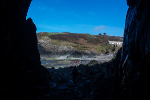 Trefin Beach - 14 April 2014 / Exploration of a cave