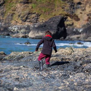 Trefin Beach - 14 April 2014 / Rock pooling