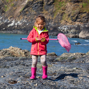 Trefin Beach - 14 April 2014 / Rock pooling