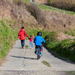 Dinas Island - 15 April 2014 / on our way to the pub