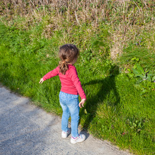 Dinas Island - 15 April 2014 / Alana and her shadow