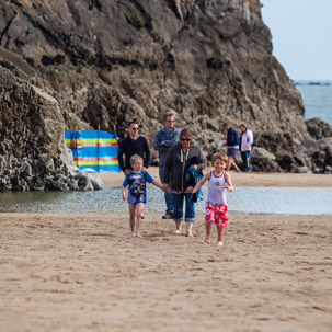 Tenby - 17 April 2014 / Coming back from the sea