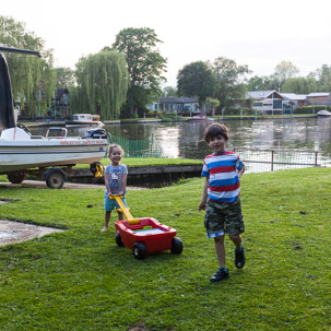 Henley-on-Thames - 31 May 2014 / Alana and Oscar playing