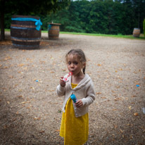 Saumur - 02 August 2014 / Alana playing with bubbles