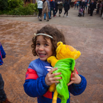 Disneyland Paris - 08 April 2016 / Alana and her new friend