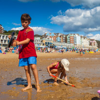 Boscombe Beach - 29 August 2016 / Oscar and Alana building stuffs