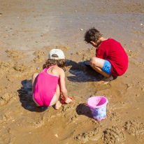 Boscombe Beach - 29 August 2016 / Digging the sand