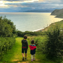 Bridport - 24-26 June 2017 / Walking down from the camping to the beach